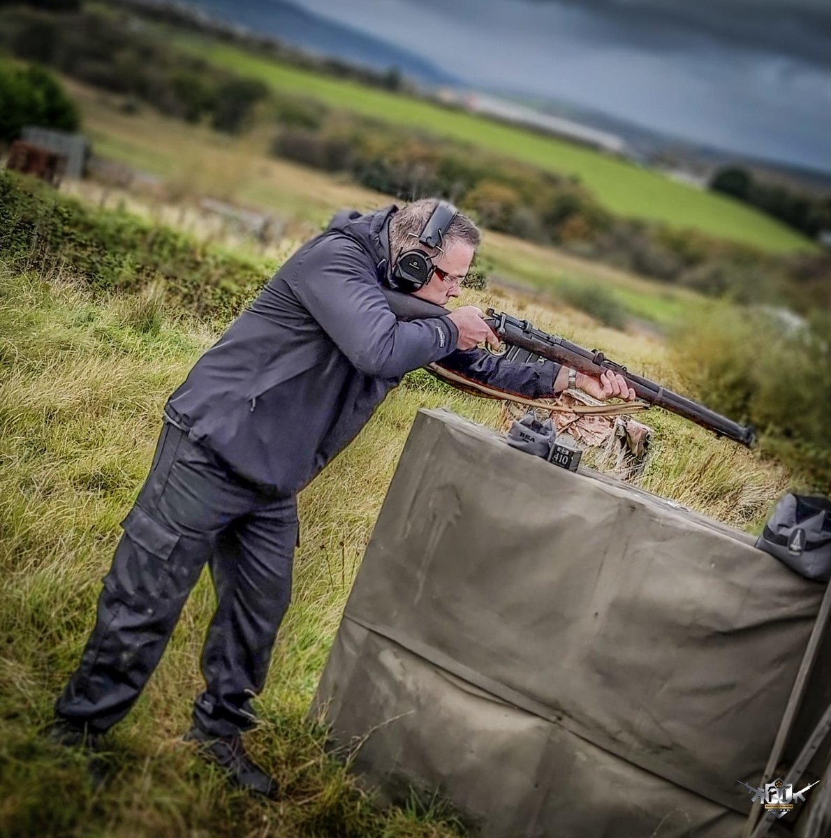 Firearmsforfilm's tweet photo. Here is @cuthys1975 with our Lee Enfield #boltaction Rifle. This is normally a .303 rifle but we are lucky to have it converted to use a .410 shotgun cartridge making it a lot safer in a #firearmtraining environment. 
#training #boltactionrifle #rifle #leeenfield #earmore https://t.co/3kh6RZEnTX
