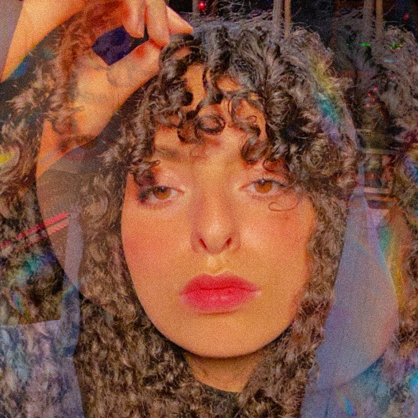 aishaofcl's tweet photo. Sometimes I find it challenging to be myself and do what I love but I do it anyways cuz it makes my soul happy and that’s what counts the most 🎶💗 https://t.co/2TcJvvBXzJ