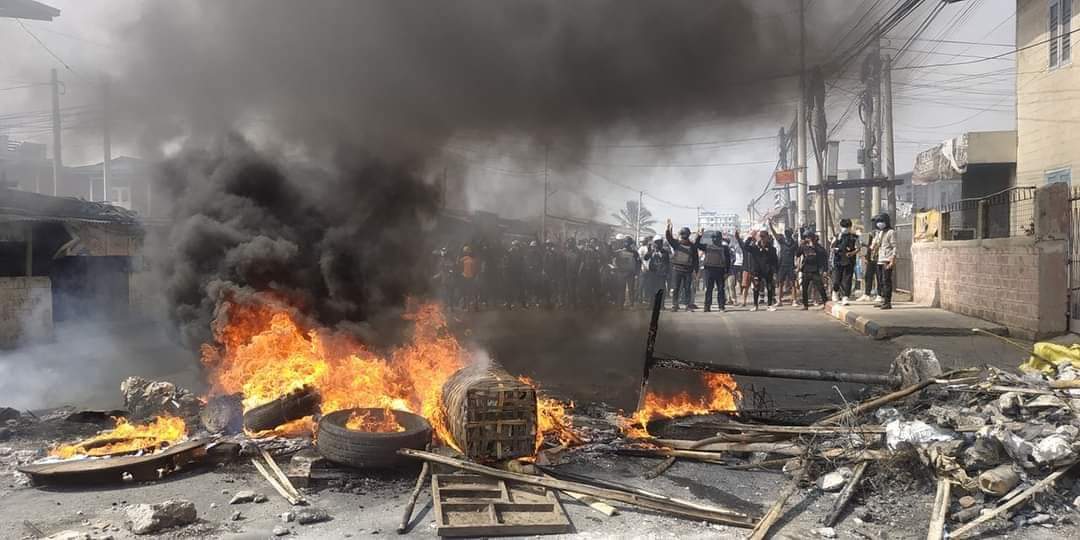 MayPyaeSoneHte1's tweet photo. 25 Mar, Taunggyi
STOP ABDUCTIONS

In Taunggyi, military council troops are carrying out violent shootings and destruction of public cars and motorcycles.

#Mar25Coup
#WhatsHappeningInMyanmar https://t.co/38W9PhbrrY