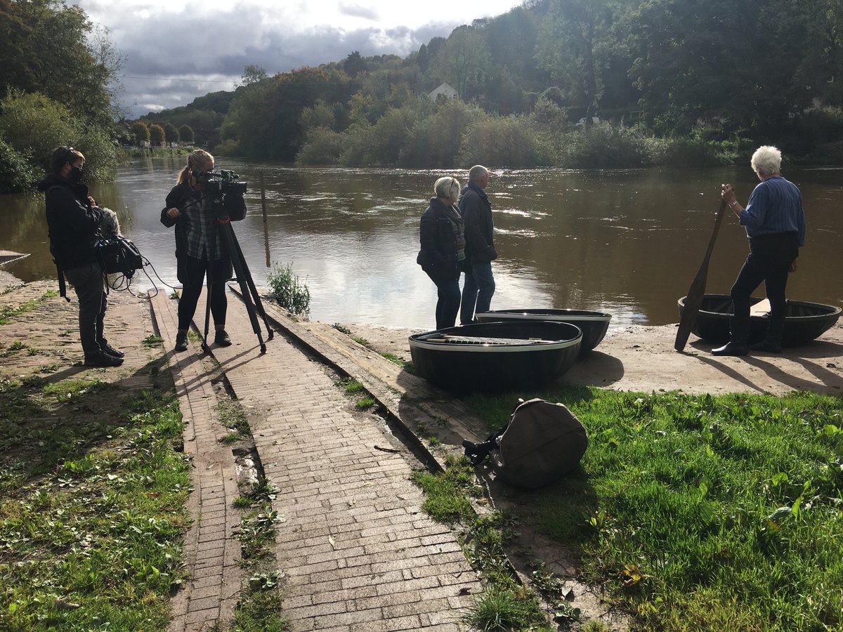 Our Trustee Jude Pilgrim had a starring role in the BBC programme Escape to the Country. She showed the featured couple how to paddle an Ironbridge Coracle. Watch this link from 17 minutes in. <a href="/HeritageFundUK/">The National Lottery Heritage Fund</a>, <a href="/HeritageFundM_E/">The National Lottery Heritage Fund Midlands & East</a>

bbc.co.uk/iplayer/episod…