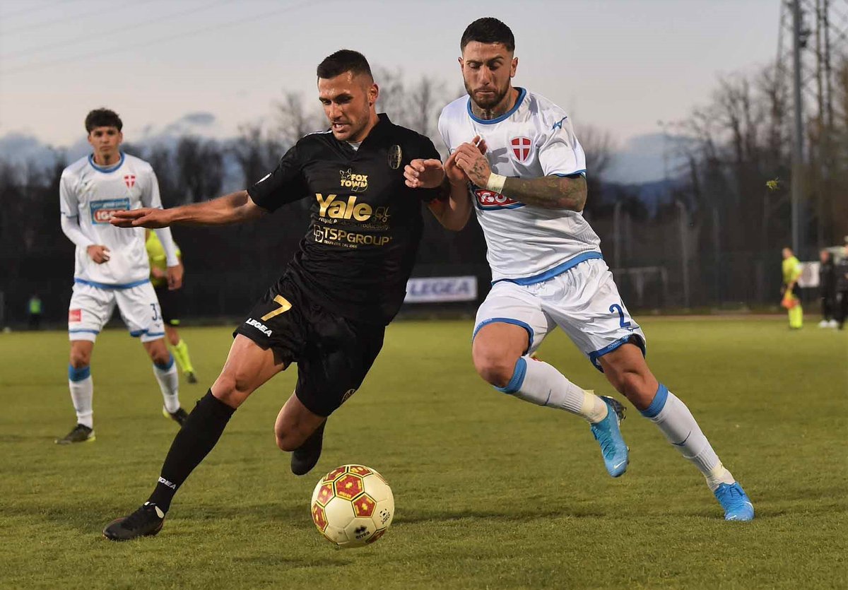 L'intervista a uno dei giocatori del @NovaraChannel che in questo finale di stagione potrà diventare un valore aggiunto con le sue qualità tecniche: Giammario Piscitella

vanovarava.it/vnv/index.php?…

<a href="/LegaPro/">Lega Pro News</a> @LegaProOfficial <a href="/SerieCOficial/">Serie C</a> <a href="/NewsTuttoC/">TuttoC</a> <a href="/TuttoMercatoWeb/">TUTTOmercatoWEB</a>