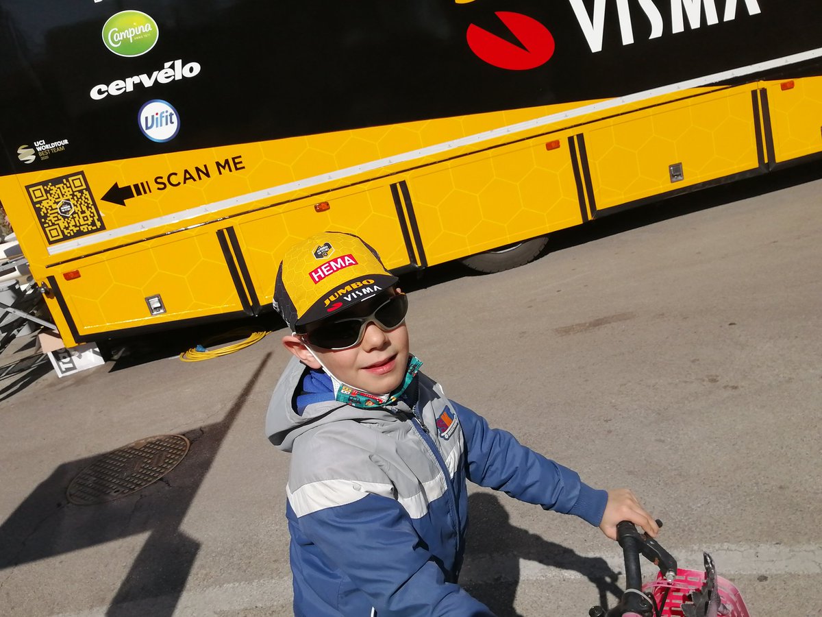 superpicabo's tweet photo. @JumboVismaRoad thank you for your kindly team!! Good luck for today too from a little Riccione Fan https://t.co/Nd4h6DmB2l