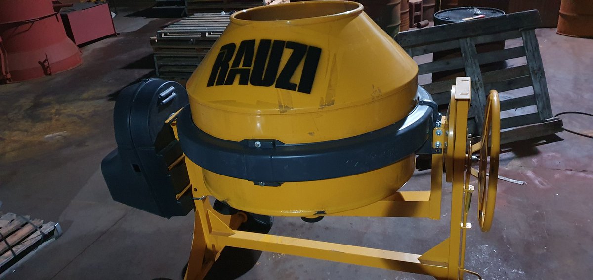 bloqueras's tweet photo. Lanzamos un nuevo producto ideal para el boom de la construccion que vivimos. Una hormigonera de volteo, 400 lts. Listos para entrega inmediata a todo el pais. #industriaargentina #hormigonera @revocadoras https://t.co/oNVAFzCTny
