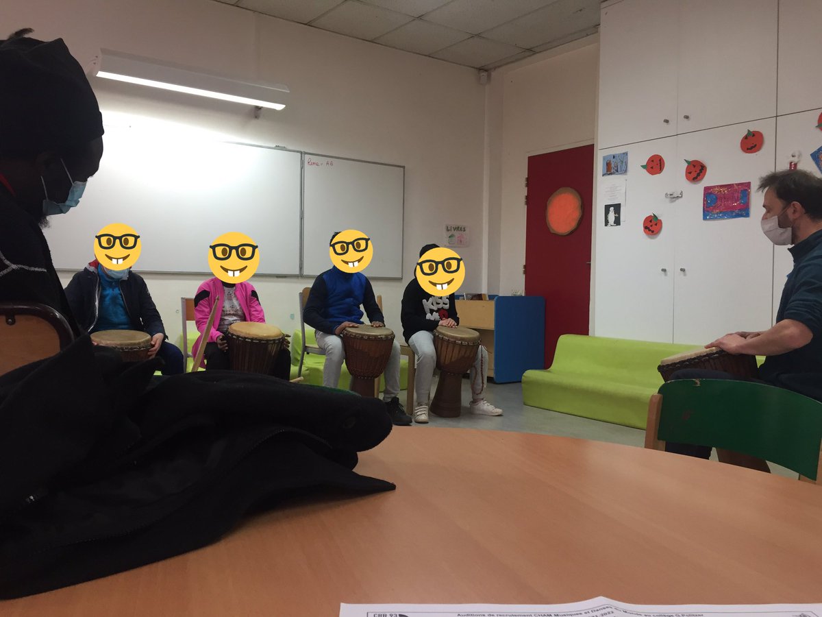 DevezeAnne's tweet photo. Ce matin, les élèves d'élémentaires d'écoles de La Courneuve auditionnent pour l'entrée en CHAM percussions du monde du collège Georges Politzer ! https://t.co/ECIt7agiPh