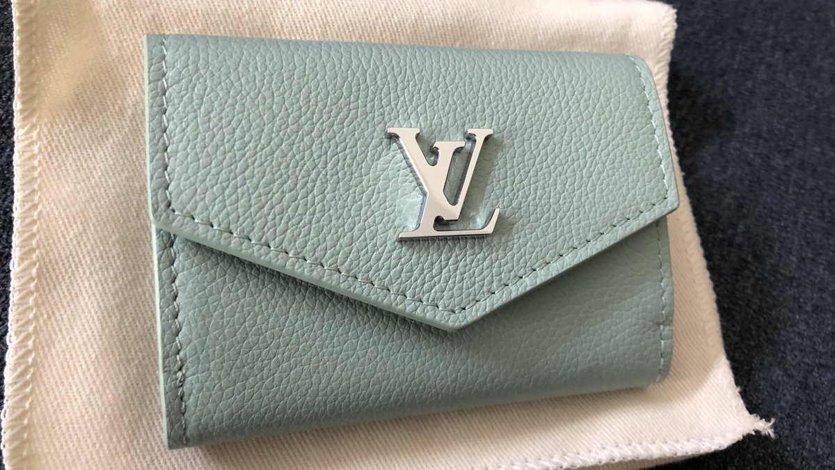 yuka320non's tweet photo. 旦那に内緒でルイヴィトンの財布を買ってしまった🥰
ネットで見て、実物見たくてお店行ったら我慢できず…😫
出産頑張ったし、毎日の育児頑張ってるから自分へのご褒美☆
ストレス発散になりました😁 https://t.co/oiZAfrhIMF