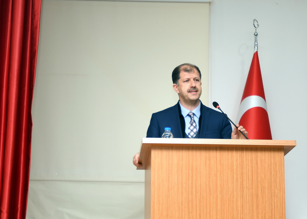 vanyyuilahiyat's tweet photo. Yeni Dekanımız Sayın Prof. Dr. Abdurrahman CANDAN Görevine başladı.
Ankara Hacı Bayram Veli Üniversitesi İslami İlimler Fakültesi Öğretim Üyelerinden Sayın Prof. Dr. Abdurrahman CANDAN fakültemize dekan olarak atanmıştır. Hocamıza yeni görevinde başarılar diliyoruz. https://t.co/wxufzFul5r