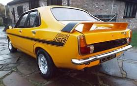 OldMotors's tweet photo. Launched in 1972 the Avenger Tiger and was proclaimed by the brochure to be "It's the hottest Avenger yet", 0 - 50 in 6.7 sec, standing quarter mile just over 17 secs top speed 105mph, this car was aimed at the Ford Mexico market. https://t.co/IeYhdjVKbZ