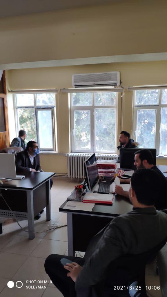 TocBirSenUrfa's tweet photo. Bozova İlçe Tarım ve Orman Müdürü Sayın Veysel KILIÇ ile ilçe tarımda görevli üyelerimizi ziyaret ederek, sendikal çalışmalar hakkında fikir alış-verişinde bulunduk.
Nazik ev sahiplikleri için Müdür Beye ve kurum çalışanlarına teşekkür ederiz. https://t.co/p5PgqqqPz3