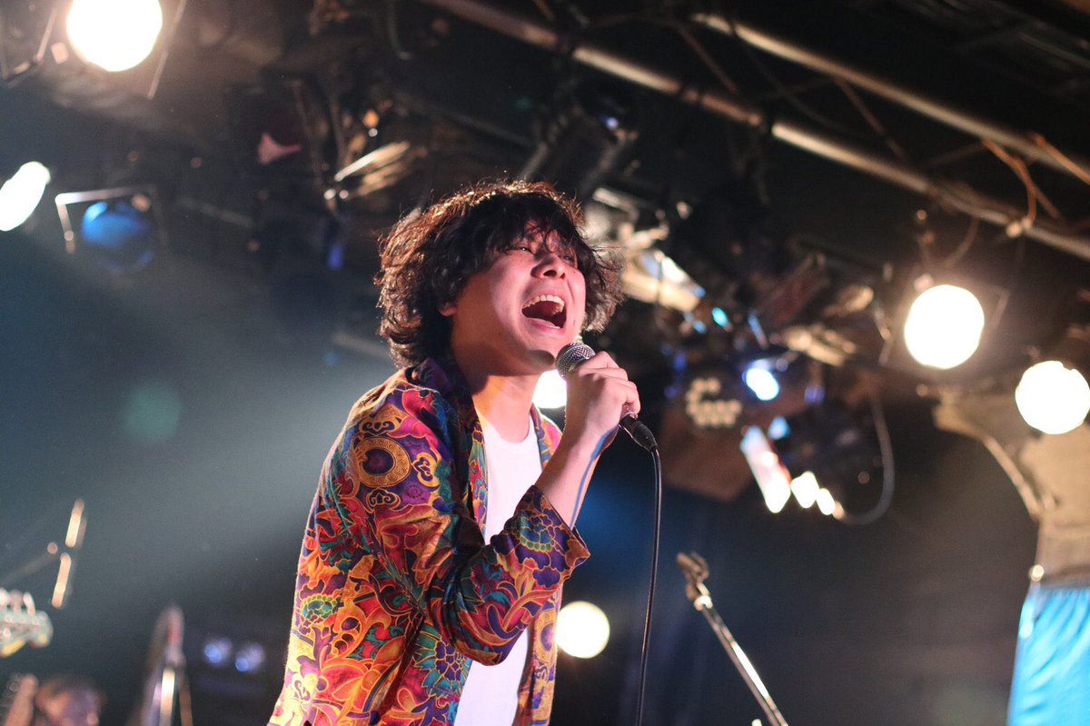 smoogecheaks's tweet photo. 福島2nd LINEありがとうございました！！
来て一緒に楽しんでくれたみなさん本当にありがとう！🕺🕺
スムージチークス名義でのライブは残り1回！
来週3/29(月)心斎橋VARONです！
目に焼き付けにきてください⚡️⚡️

#スムージチークス
#改名します

4月からはこっち▷▷@pusuppo https://t.co/AVQAFiFVwX