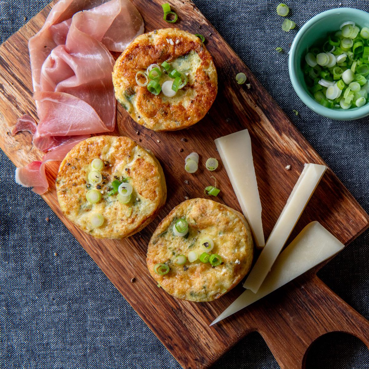 3PigsPate's tweet photo. Rainy Thursdays call for savory #EggBites which make snack time very elegant and tasty... Ready in 1 minute for ☕️ breakfast 🍳 lunch or 🥘 dinner. Available in 7 flavors. Try them all! https://t.co/Ogp0lXAlS4