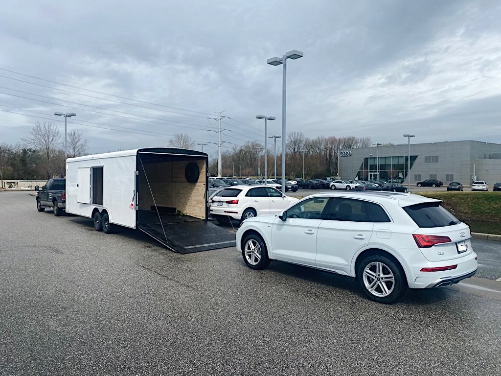 autosled_us's tweet photo. Enclosed transport move to Audi Hampton by MC Transportation's Malcolm! #carmoves #haulstars #enclosedtransport #audi #haulers #transporternetwork #transporterspotlight #thankyoutransporters #onthemovewithautosled https://t.co/ONfSjrTQum