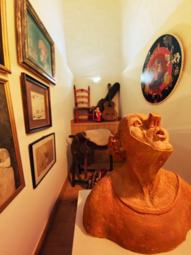 patcubelles's tweet photo. Sabies que en l’Exposició Permanent del pallaso Charlie Rivel...  

pots veure imatges i vídeos d’actuacions de Charlie Rivel i Paulina Schumann❓ 

#patrimonicubelles #turismecubelles #visitacubelles #cubelles #charlierivel

@ajcubelles @CubellesTurisme https://t.co/QPrb3Mf2SU