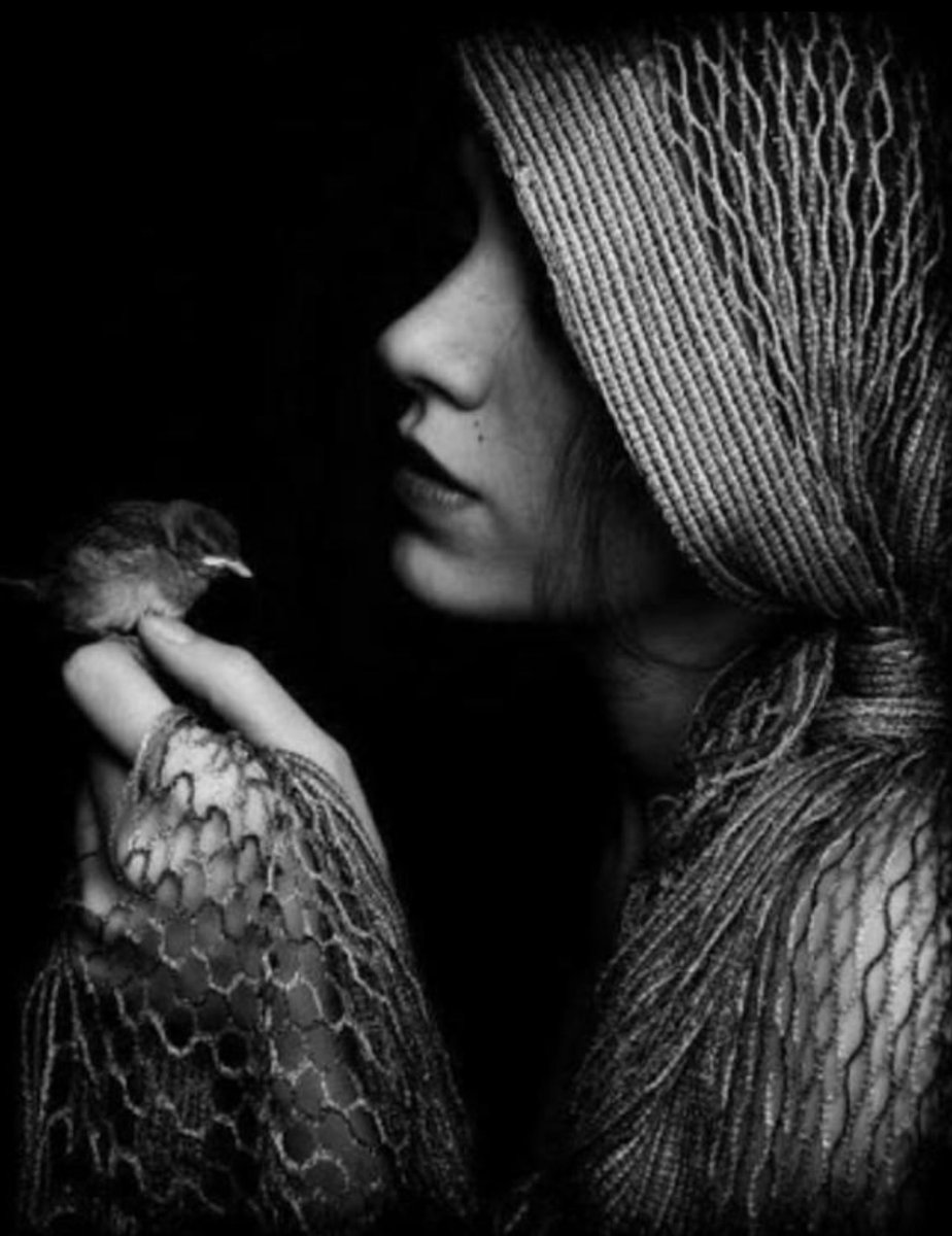 любовь расставание. черные снимки храню твои. душа тоскует по тебе. черные снимки храню твои. разлука.