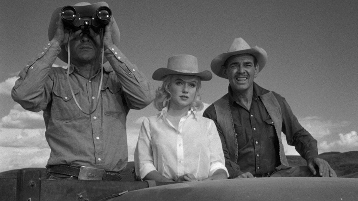 NevadaIndia's tweet photo. Did you know that the classic English movie 'The Misfits (1961)' starring the legendary diva Marilyn Monroe and Clark Gable was shot in #Nevada?💃🏻🕺🏻

The filming locations included the Pyramid Lake, Dayton, Reno, and Stagecoach.🎥 

📸 letterboxd; thetimes; thefilmyap telegraph https://t.co/wE9MfFqCyF