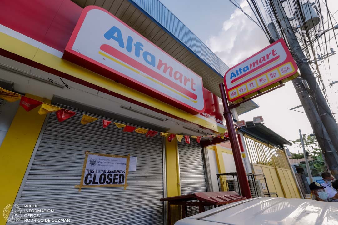 rex_gatchalian's tweet photo. closure of Alfamart Que Grande, Ugong branch for failing to implement the QR code contact tracing system, #ValTrace, and other health and safety protocols, March 25, 2021.

Bahagi kayo ng napakalaking mall conglomerate with so much resources. Ano ba yung sumunod na lang. https://t.co/ChG8NCa9CU