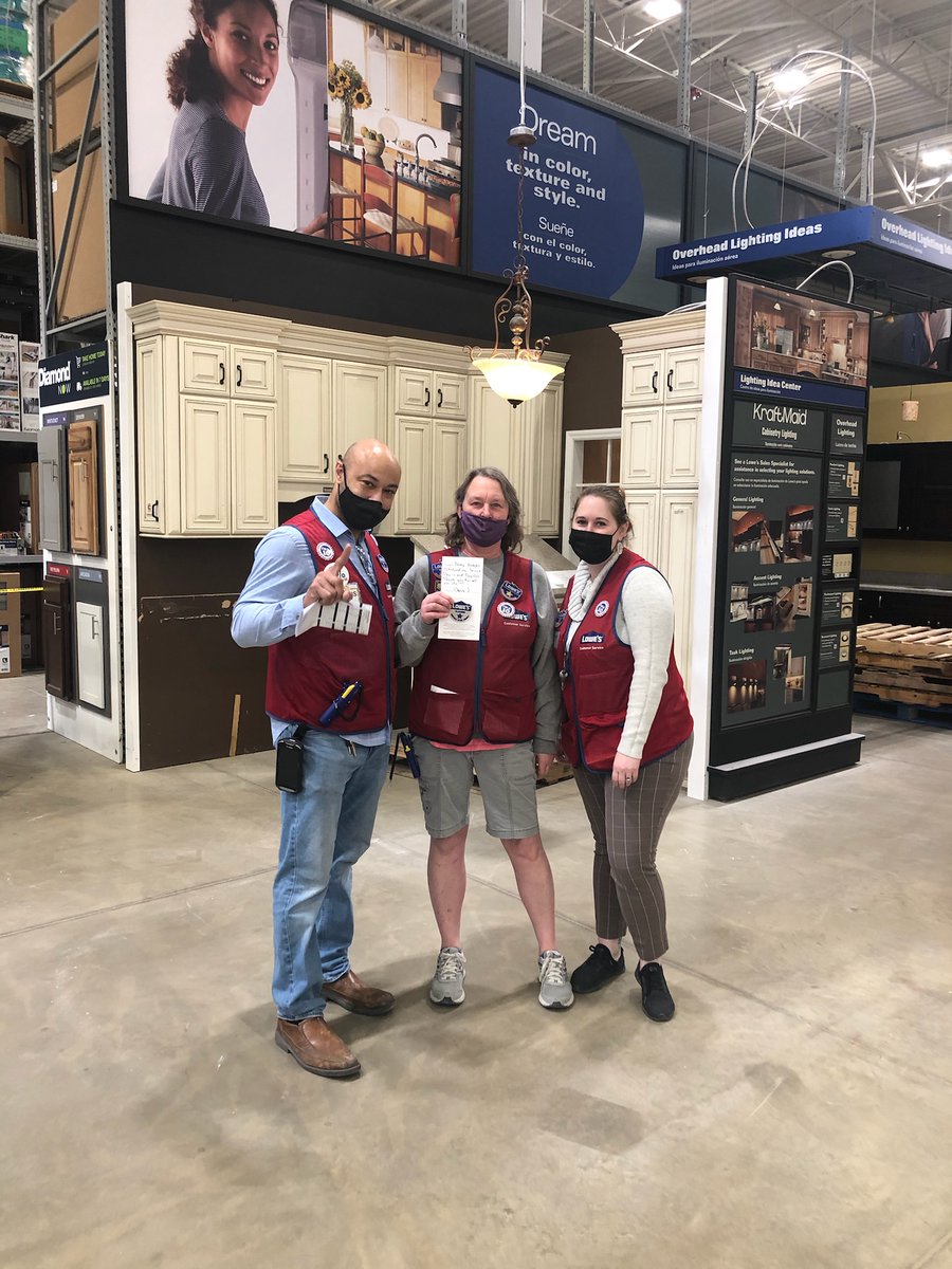 Lowe's 2870 tweet media