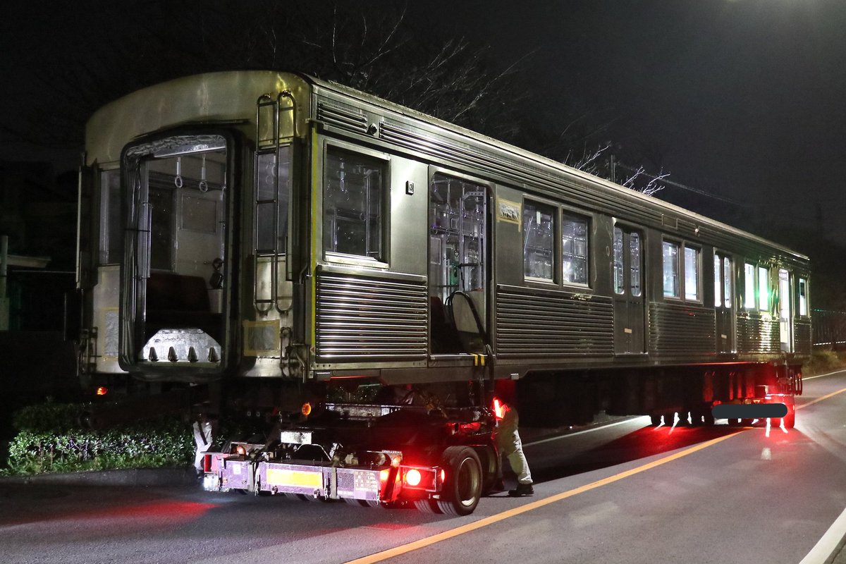 Tokuchan4698606's tweet photo. 2021年3月24日(水)
東急8500系8616F 廃車陸送
第4回目の廃車陸送です。
サハ8916(3号車)・デハ8853(4号車)が搬出されました。
サハ8916(3号車)の搬出により、側面方向幕にFC-LEDを搭載した非軽量車が消滅しました。
#東急8500系
#8616F https://t.co/cGWLJmErhv