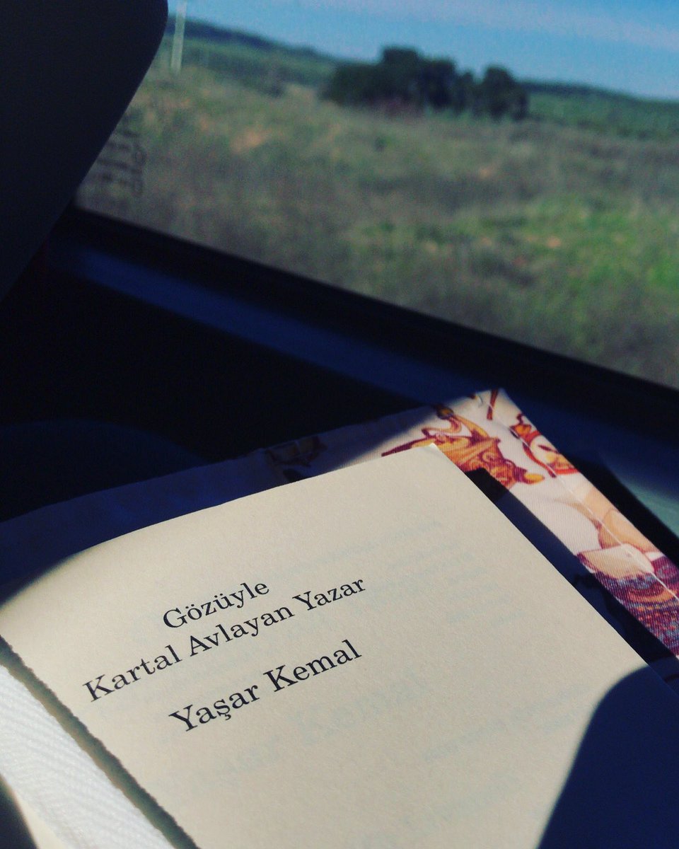 "Unutmayın;
Tarih, ülkelerinde esen rüzgara ters düşen yazarlarla doludur..."

#kitapseverlertakipleşiyor #kitap <a href="/LivaneliZulfu/">Ömer Zülfü Livaneli</a> <a href="/YasarKemalVakfi/">YaşarKemalVakfı</a> <a href="/bkmkitap/">bkmkitap.com</a>