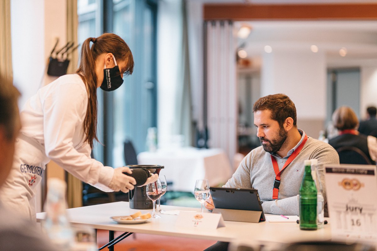 WineTrophy's tweet photo. - Ionized disinfection tunnel,
- Sanitary personnel on-site,
- Conduction of rapid tests,
- Temperature measurement,
among many other measures.

The @WineTrophy will take place at the highest quality standards to which everyone is accustomed, both entrants and jury members 🏆🍷 https://t.co/VKL7zYtQzo