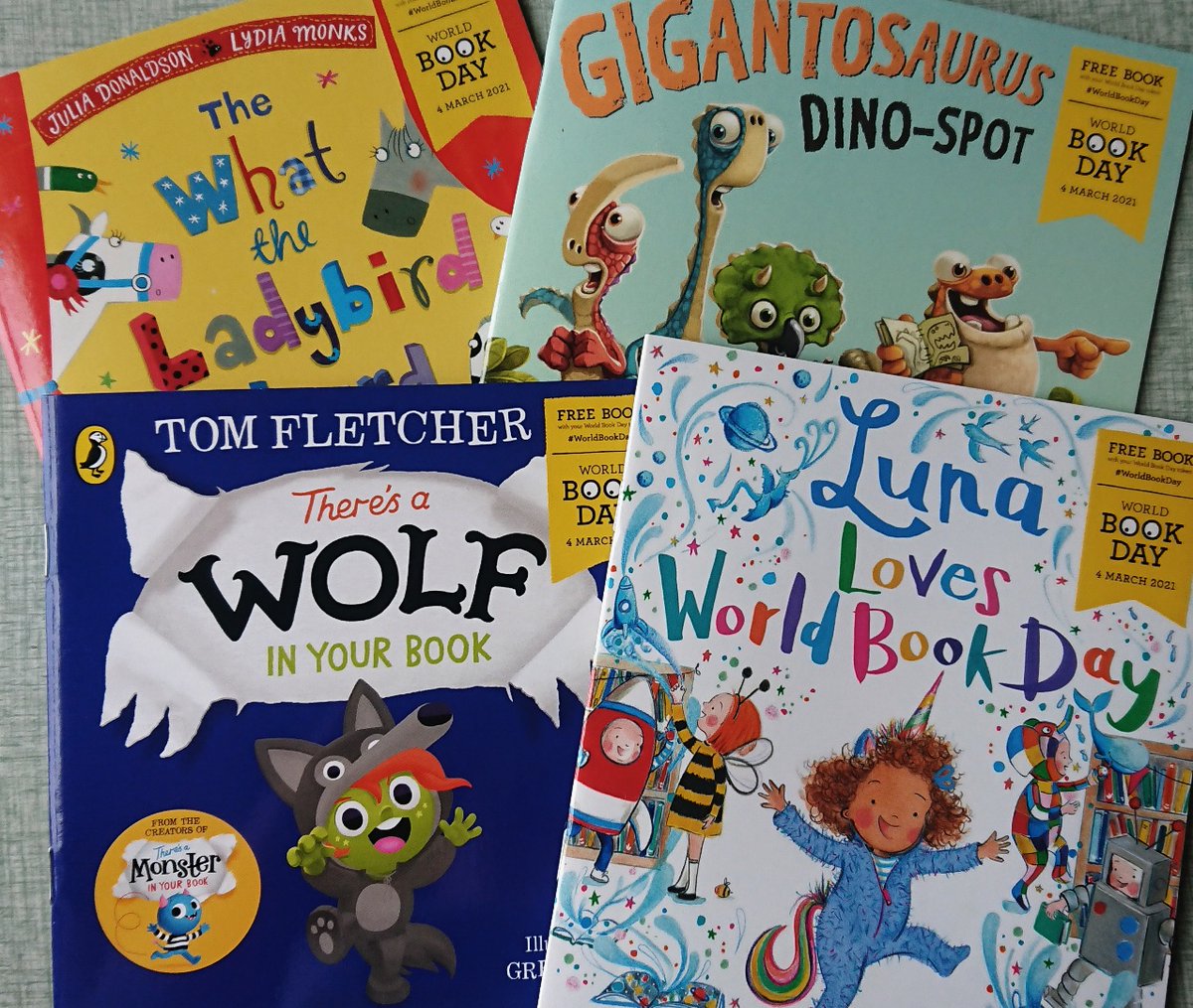 CraigmillarSFS's tweet photo. Are you a parent or carer with a child aged 4+ in #Craigmillar #Niddrie? Keep up to date with our #BookGifting, free family events, and more via email or WhatsApp, just DM us your details and you'll be the first to hear what's going on! #SharingStories #FamilyTime https://t.co/4mHiVSL8Kq