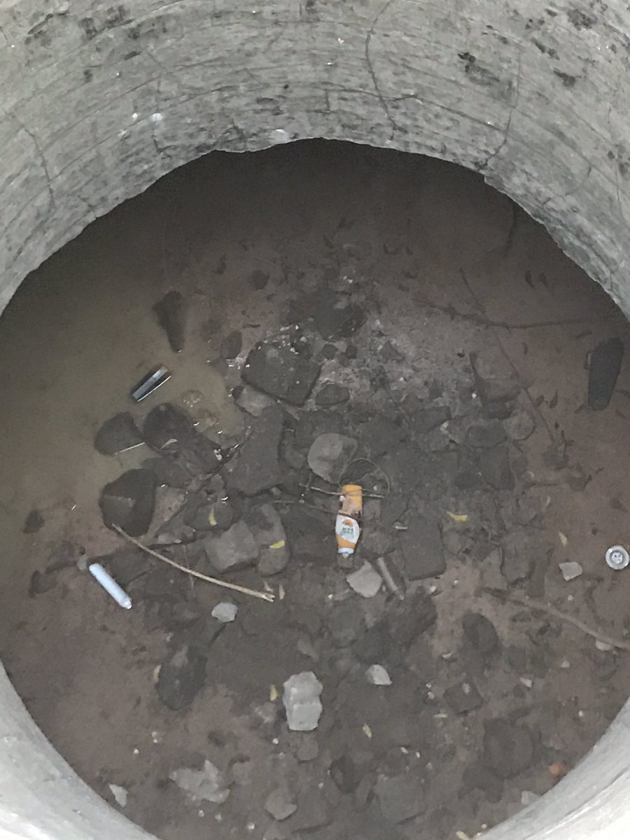 YunussaReporter's tweet photo. Un autre puits à remplacer, dans un autre village pour une autre communauté. 
Objectif : faciliter l’accès à une eau potable et en abondance grâce à une chaîne de solidarité. 
Continuez à nous proposer en inbox des villages qui soufrent d’un manque d’eau. 
Merci à nos donateurs. https://t.co/cwQlLRcmSY