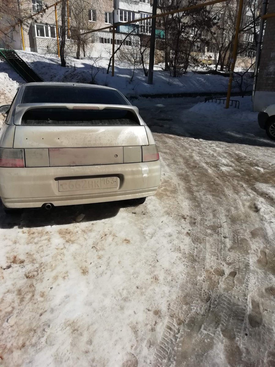 Gilischnik's tweet photo. @XDwvreEmAvcPe7M @krasnoglin_adm Произведена очистка дворовой территории. https://t.co/uOKGF44yKA