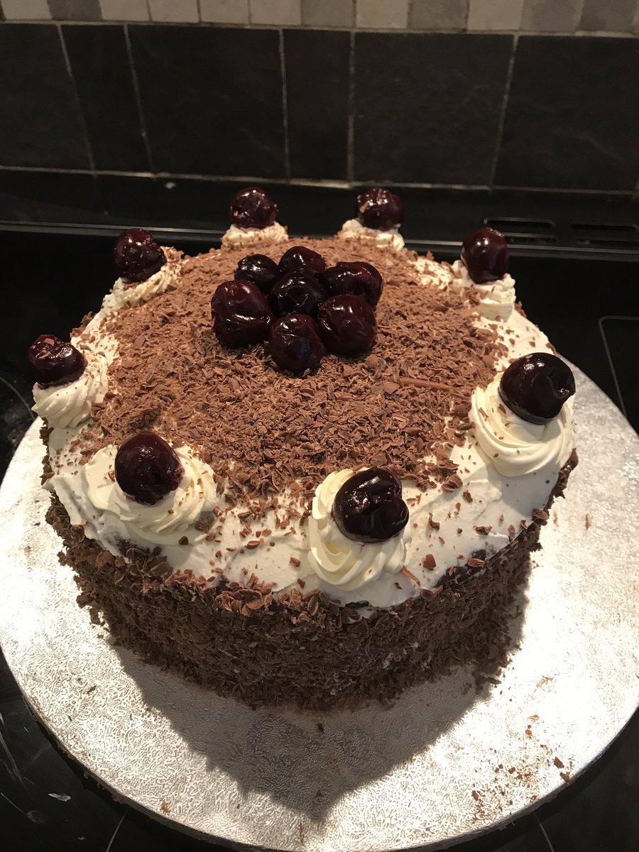 TomW18's tweet photo. Black Forest Gateau. First try at one, pretty happy with the result! #schwarzwalderkirschtorte #blackforestgateau #germancake #kuchen https://t.co/DIfqbgwmGe