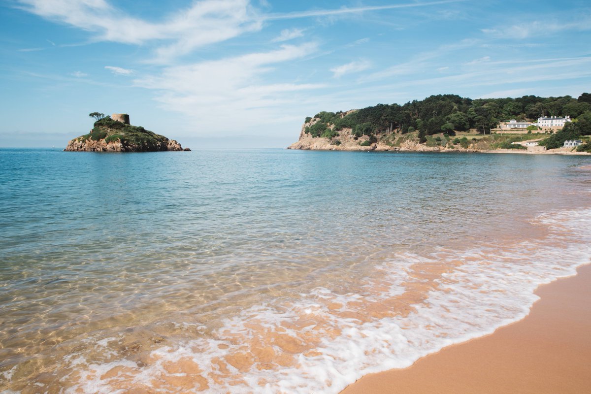 iledejersey's tweet photo. Une petite pause insulaire avec une vue imprenable. On mettrait bien les pieds dans l'eau, et vous?
#JerseyCI #plage #Portelet https://t.co/uW9SnsxlRx