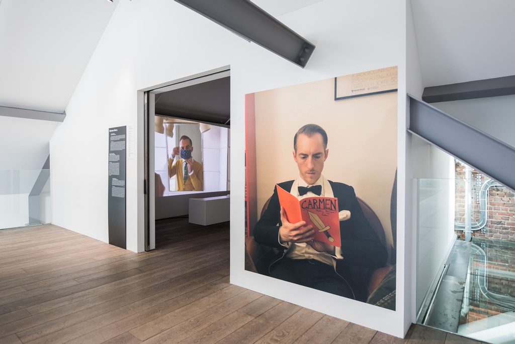 Hangar Photo Art Center tweet media