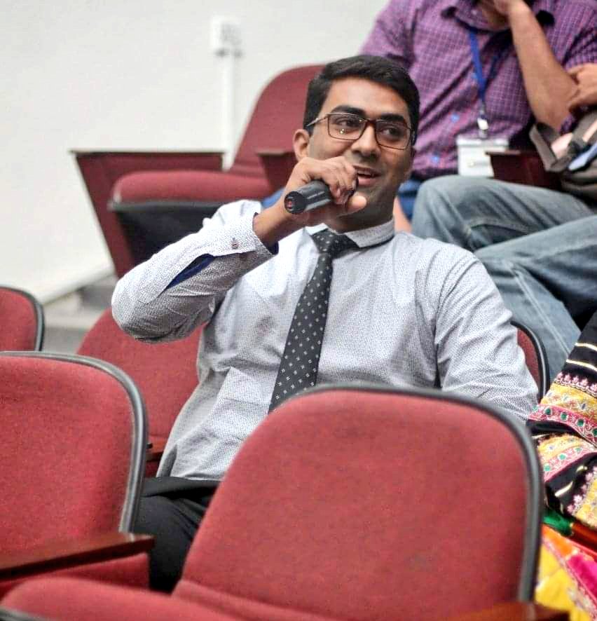 MuslimYouthAU's tweet photo. 1/2
We are deeply saddened by the loss of our very dear brother Ayaz Younus who died in the tragic incident yesterday after his car submerged in the flood water while on his way to the first day of his new job. 

إِنَّا لِلّهِ وَإِنَّا إِلَيْهِ رَاجِعون 

https://t.co/z6HfVw8nTv https://t.co/PBe4cV2raw