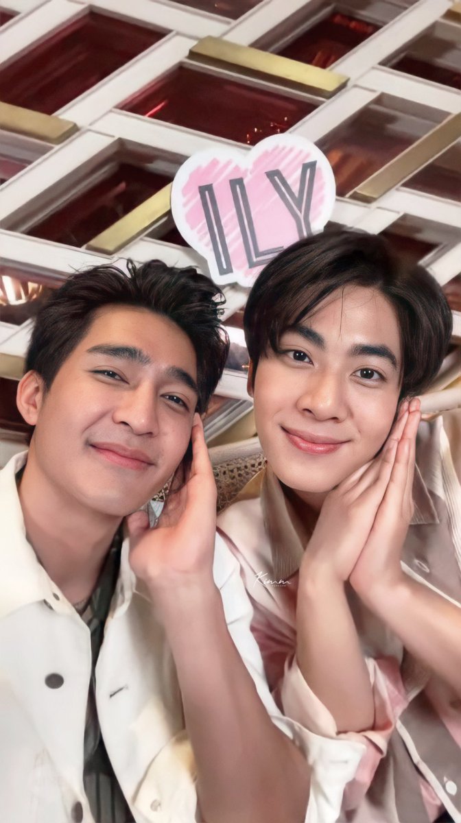 _____Kimm_____'s tweet photo. “... ประโยคสุดท้ายของเพลงที่ฉันจะ บอกว่าฉันอุ๋งเธอ...”

เอิร์ทอุ๋งมิกซ์ มิกซ์อุ๋งเอิร์ท เค้าอุ๋งกัน

สิ่งที่ได้ชั้นมาจาก VDO Call เมื่อคืน ชั้นตายตาหลับแล้ว
#ILYxEarthMix
#EarthMix
#เอิร์ทมิกซ์
@wixxiws @Earth_Pirapat https://t.co/b3zjn3CJMk