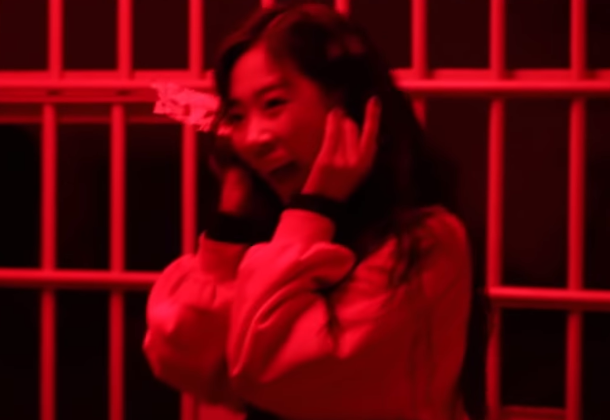 seosiethinker's tweet image. LET HER OUT