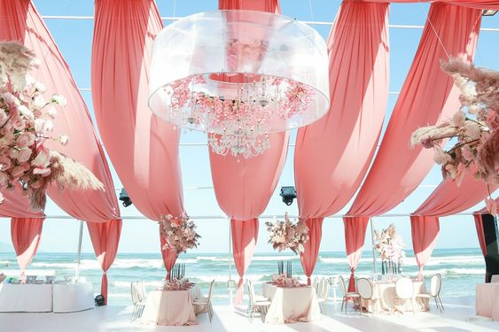 JyotsanaBisht2's tweet image. The day was filled with Kams Events décor and floral in the form of pampas grass, a custom neon pink sign, and a coral color palette. .!!😍🥰
.
For more assistance :
kamsshyam.com
kamsevents.com
+91 9821218863
Mail id : kamsevent@gmail.com
.
#eventdecor #eventz