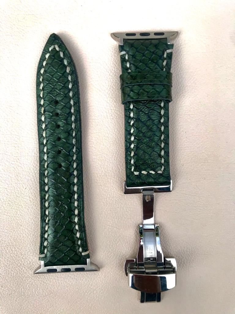 StrapsWtc's tweet photo. WTC Luxury Haven is a brand that deals with the manufacture and sales of straps for Apple Watch.Our goal is to bring satisfaction to owners of Apple Watch by providing them with a classy,minimalist and quality handmade leather,ankara,denim Apple Watch Strap. Please, retweet♥️♥️ https://t.co/TorKttyBOQ