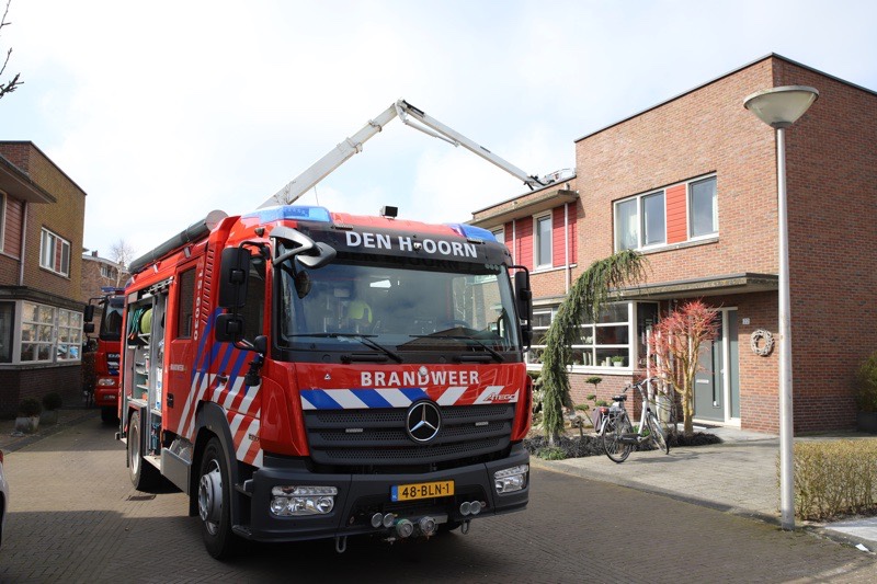 NU ONLINE: Brandweer rukt uit voor rookontwikkeling in woning Keizerin Den Hoorn..