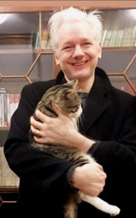 Stella_Assange's tweet photo. Julian #Assange won the extradition case against the United States on January 4. He's not charged in the UK, but he's still in prison.

11 April will mark 2 years of incarceration for doing his job, courageous journalism exposing state crimes.

#DropTheCharges #FreeAssangeNOW https://t.co/6bOensoySW