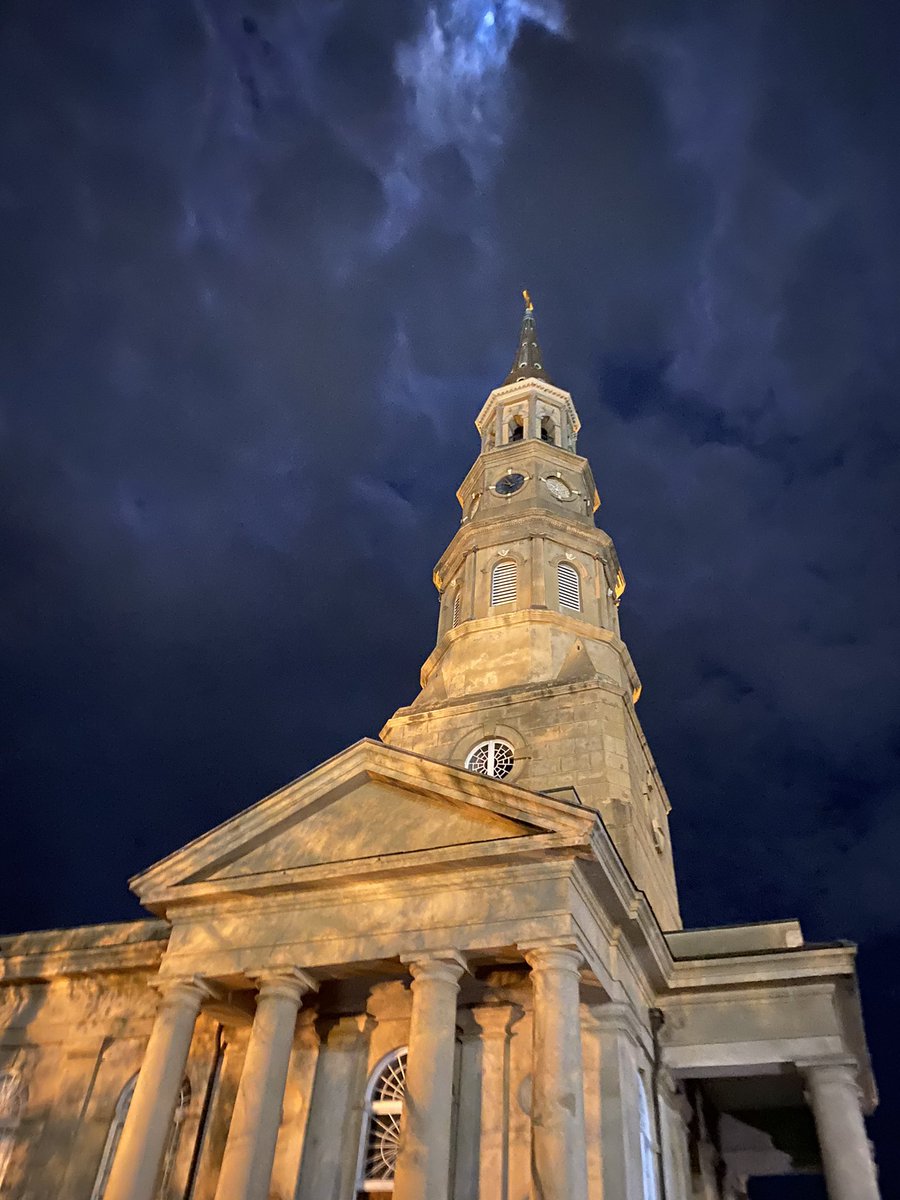 TravelManda4's tweet photo. Checked out the walking ghost tour in Charleston last night! @ExploreCHS https://t.co/s3tQdJSrFT