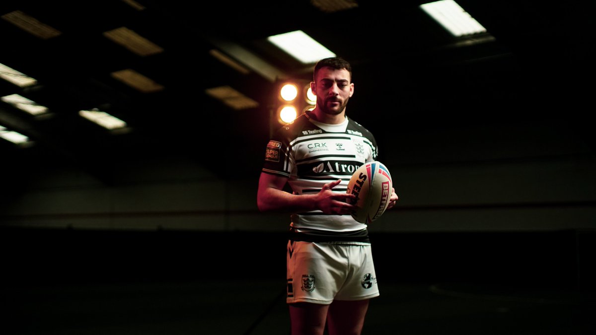 hullfcofficial's tweet photo. ⏳ 𝙏𝙒𝙊. 𝘿𝘼𝙔𝙎.

📺 And Betfred @SuperLeague is back on the box today! 🎉

⚫️⚪️ #COYH | #BeReady https://t.co/gTA5LTfs3L