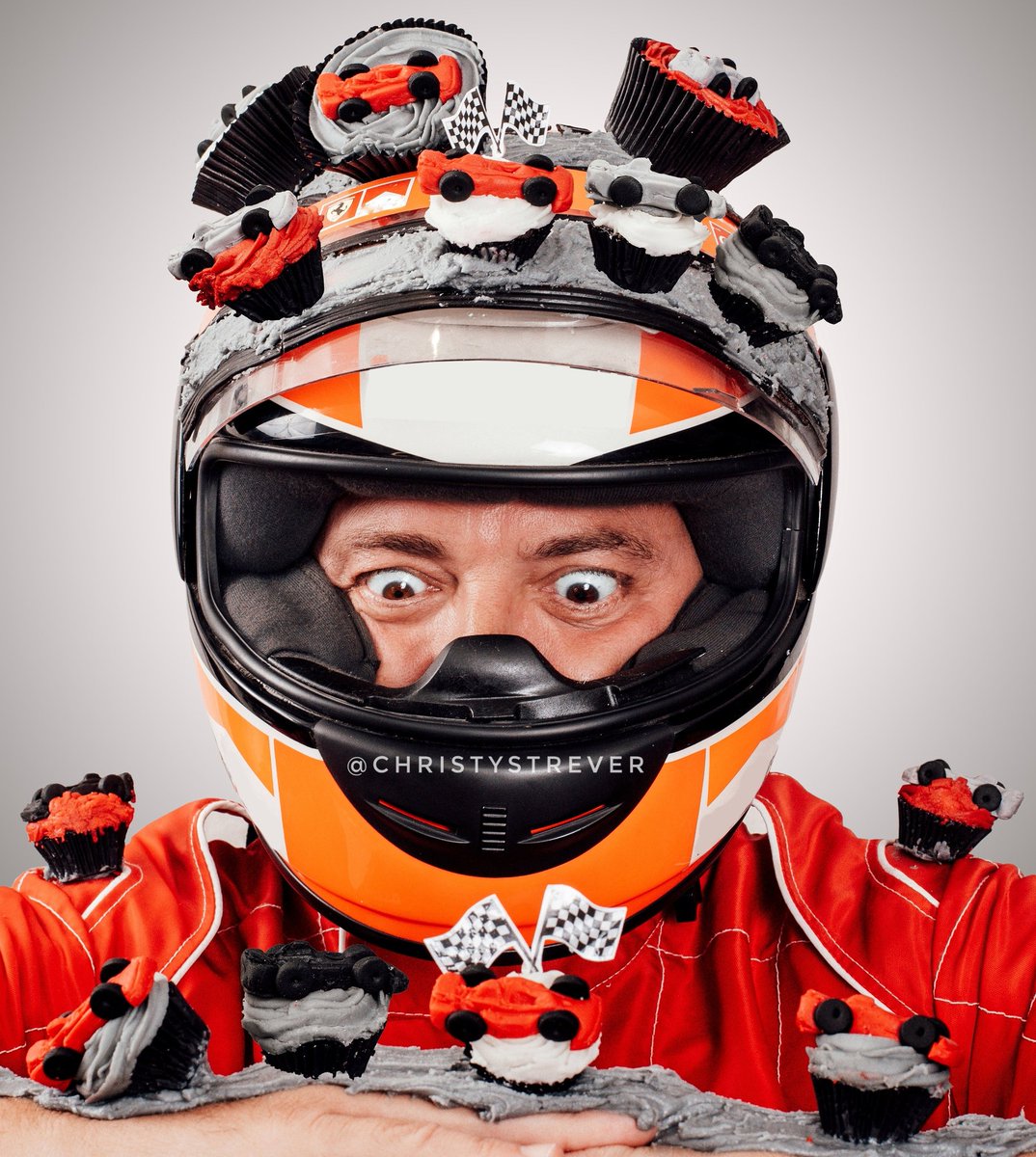 Some fun with <a href="/F1sasha/">F1sasha</a> to raise much needed awareness for <a href="/CupcakesOfHope/">CupcakesOfHope</a> #cupcakesofhope #F1 #christystrever