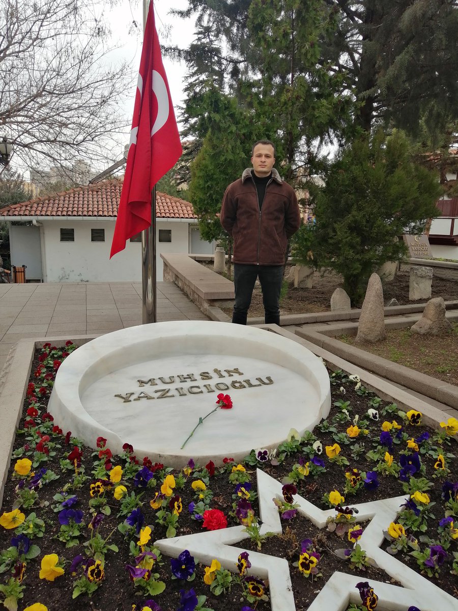 ❗ Haksız bir dava da " zirve " olmaktansa,
Haklı bir dava da " zerre " olmayı tercih ederim.
#muhsinyazıcıoğlu

Saygı ve minnet ile Allah rahmet eylesin.
"Kurtlar, dağlarda ölür!"