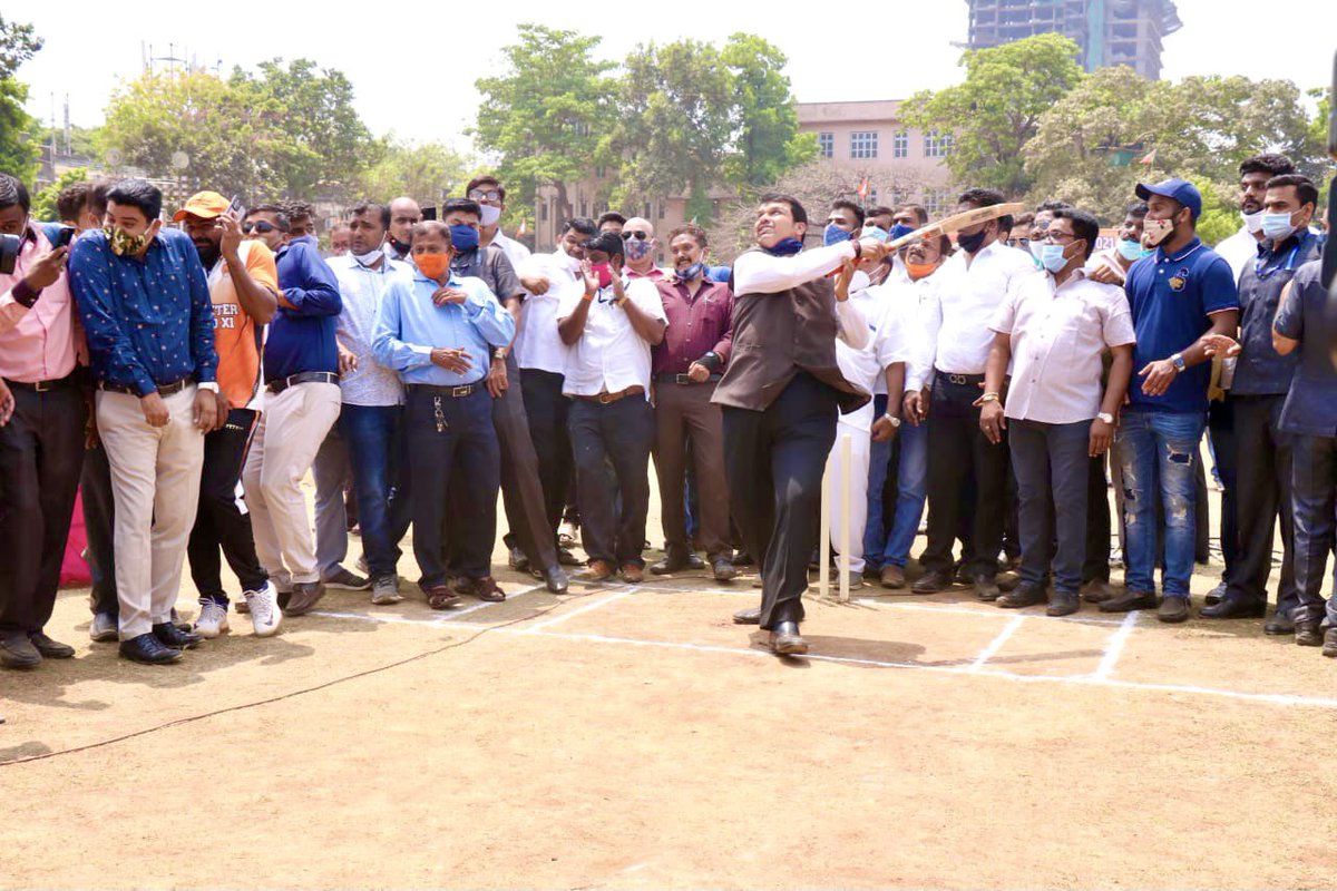 Dev_Fadnavis's tweet photo. I was excited to play some shots while trying my hand on bat at the inauguration of Cricket Tournament in Mumbai earlier today! https://t.co/bNgZGiurSG