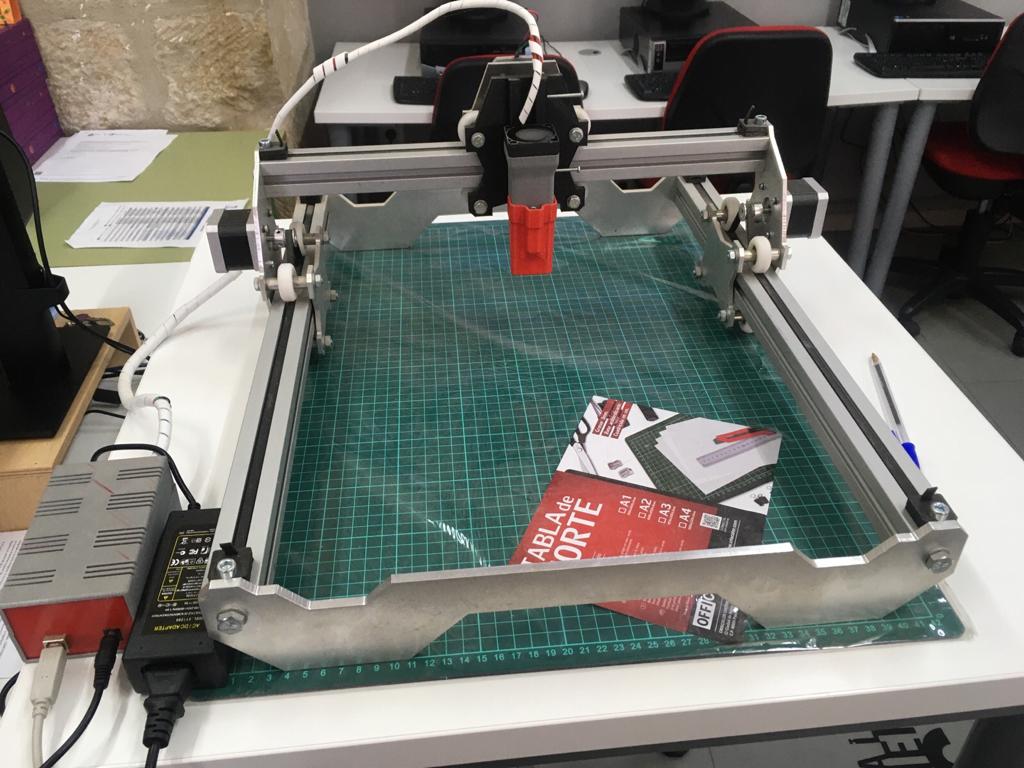 Nueva maquina #cnc para emprendedores  de #begijar 
Lo único imposible es aquello que no intentas!
#impresion3d #Guadalinfo.