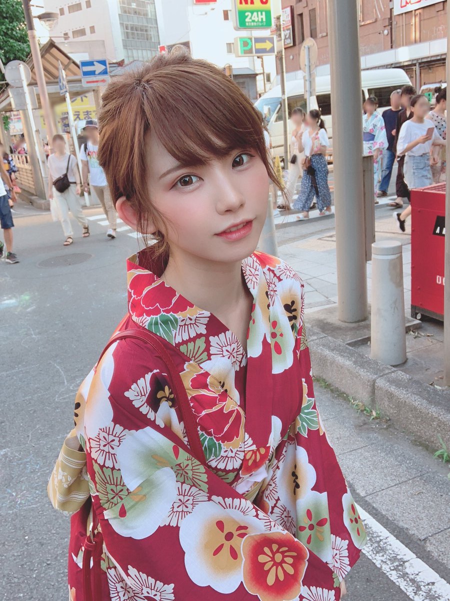 salho88888's tweet photo. 普通にえなこ可愛すぎる。自分が写真集買うとは思ってなかった27歳春？ https://t.co/wZNlFkIUl6