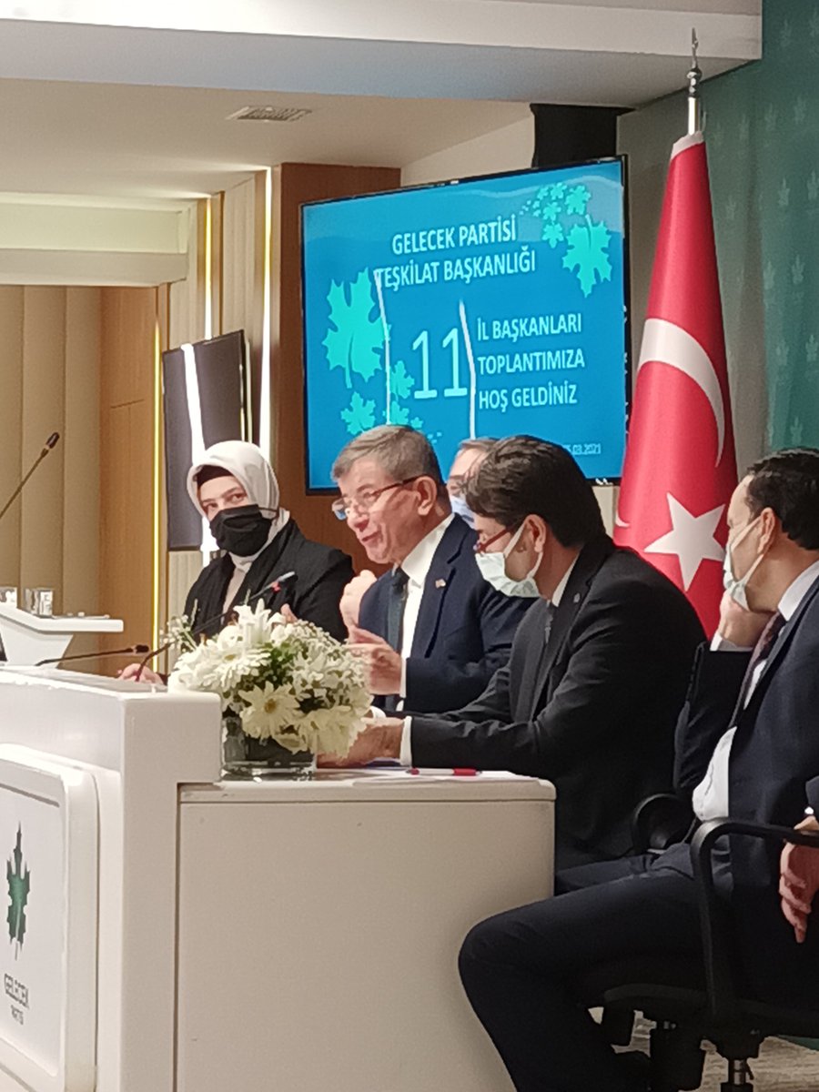 Mehmetvize's tweet photo. 11.İl Başkanları toplantımızda Genel Başkanımız Prf.dr.Ahmet Davutoğlu'nun ülkemizide gelişen olaylar hakkında hitaplarını dinlemekteyiz. https://t.co/ePcbxEDzvq