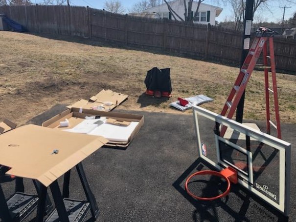 AssemblersINT's tweet photo. #Spring is in full swing! These pics from Derry, NH of Tech Robyn Anthony installing @Spalding BB goal.
Darren C. was very pleased w/ the quality &amp; speed--this his 3rd BB-his sons keep breaking them. "It was a heck of a lot easier watching you do it than me I'm saving your #!" https://t.co/PopNURbhWi