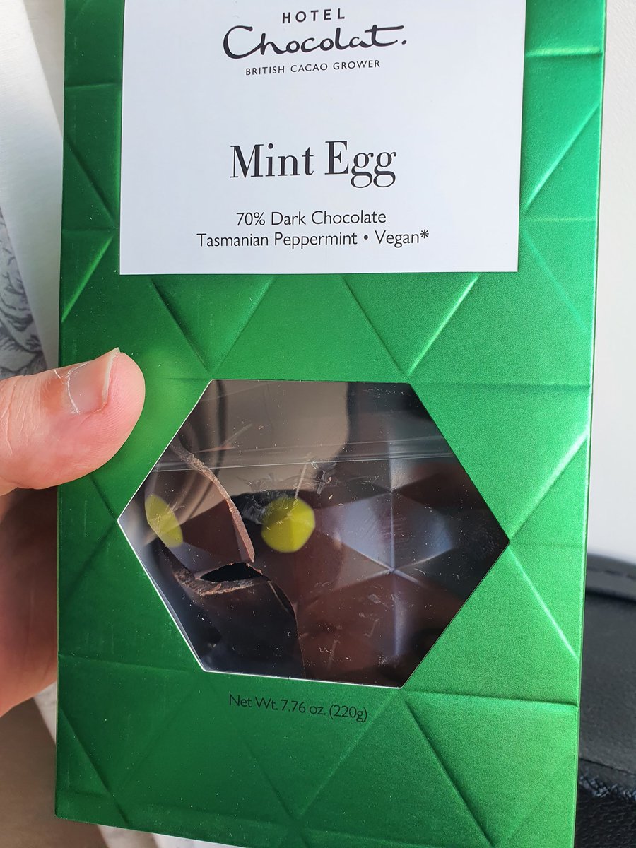 shaunkitto's tweet photo. @HotelChocolat My egg has arrived in many pieces. I have contacted customer services but as this was an Easter gift, I'm now going to have to pick something up from elsewhere. Unless a replacement can be posted first class... https://t.co/rG7TWPiTho