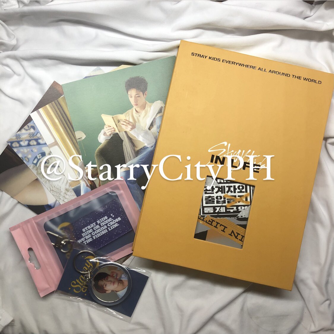 starrycityph's tweet photo. #starryGA✨

˗ˏˋSTRAY KIDS 3rd ANNIV GIVEAWAYˎˊ˗
— IN LIFE (Ver B) PB+CD album, Chan+Changbin+Felix+Seungmin Postcard, Changbin Keychain and Stray Kids Keyring

RULES:
✨RT &amp; LIKE this tweet
✨MUST be following us
✨Tag mutuals

Ends on 03/26 at 8:00PM https://t.co/ItSWIZvwwl