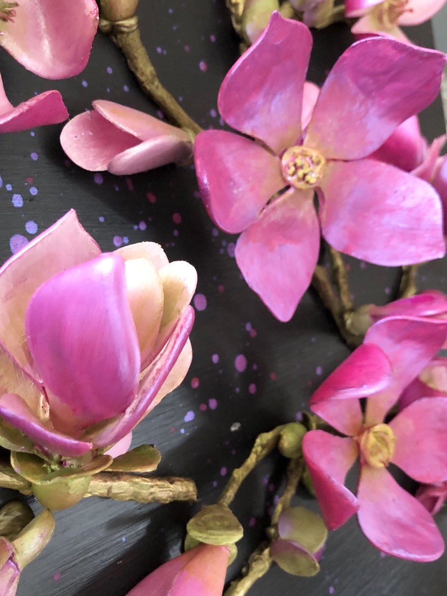 VFrance_Artist's tweet photo. Playing with some rather gorgeous compositional ideas today! ❤️ #Wip #mixedmedia #blossom #beautifulflorals #spring #magnoliaflower #verybusyartistmum  #homeschoolinglife #delicate #handshaped #handcrafted #exquisite #lovemyjob❤️ https://t.co/A42fPIEvuU