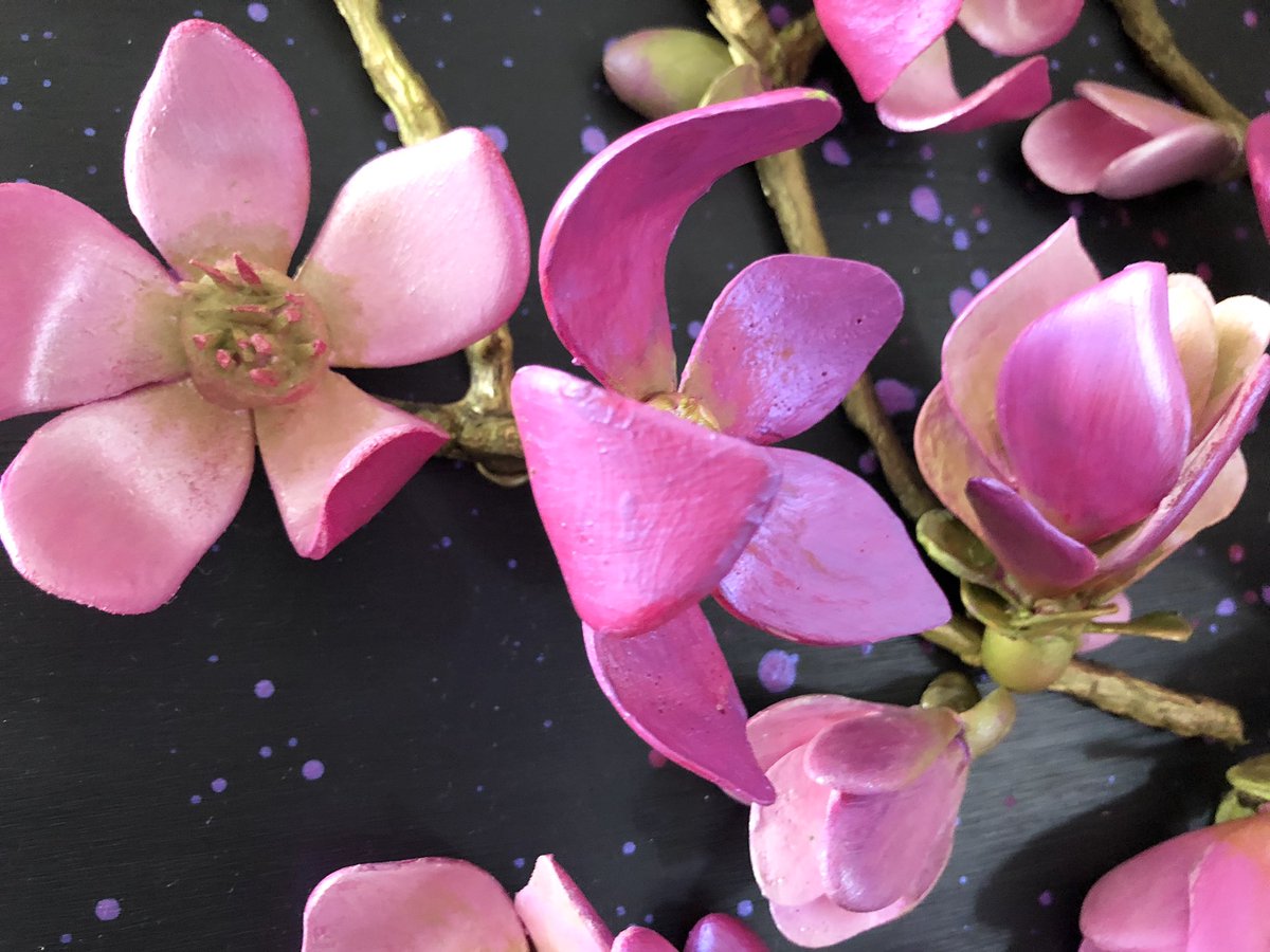 VFrance_Artist's tweet photo. Playing with some rather gorgeous compositional ideas today! ❤️ #Wip #mixedmedia #blossom #beautifulflorals #spring #magnoliaflower #verybusyartistmum  #homeschoolinglife #delicate #handshaped #handcrafted #exquisite #lovemyjob❤️ https://t.co/A42fPIEvuU