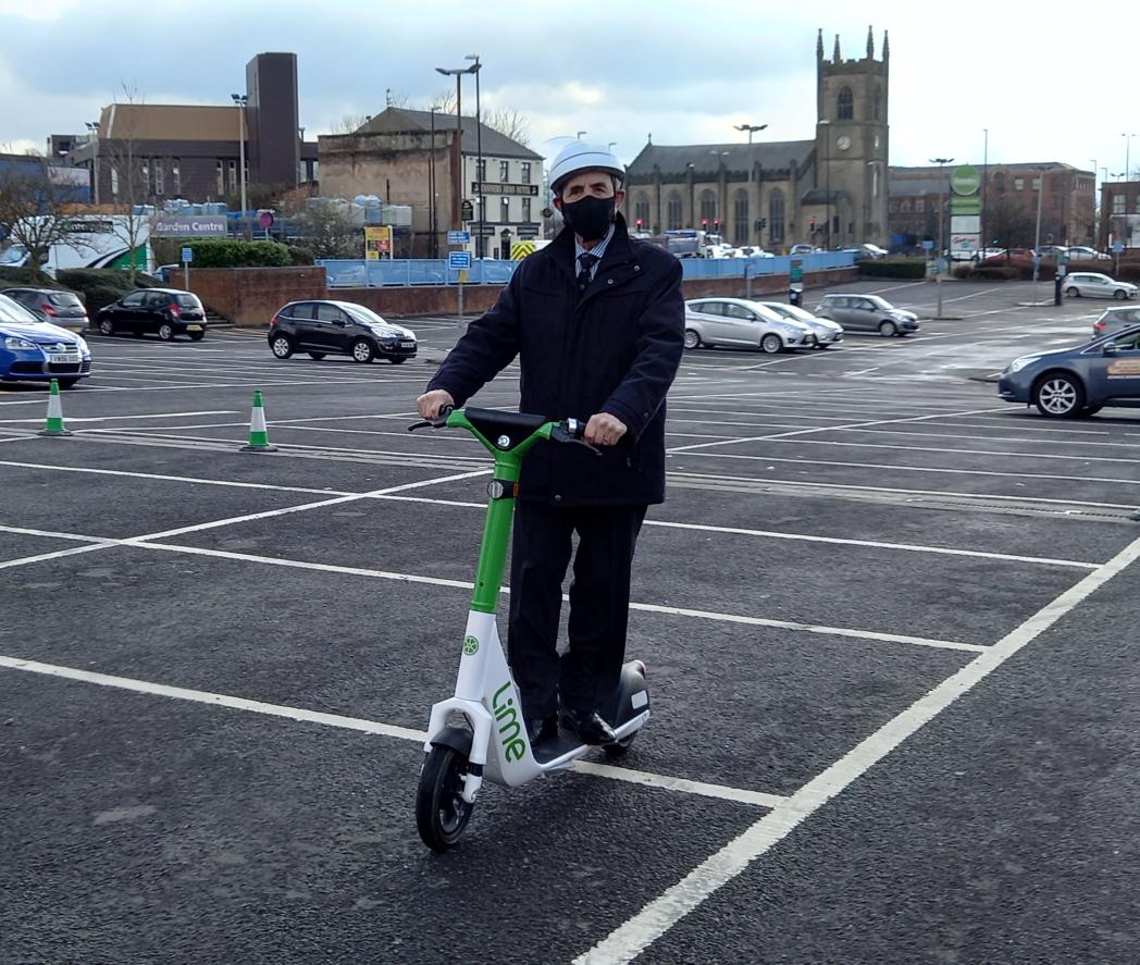 kieranheakin's tweet photo. Just tried out the new e-scooters.  They are the future for short journeys around town. https://t.co/MIsEHjn8xD